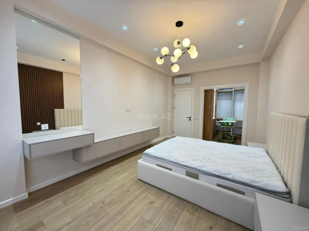Kirayə verilir 3 otaqlı mənzil 130 m²
