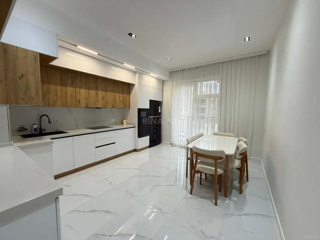Kirayə verilir 3 otaqlı mənzil 130 m²