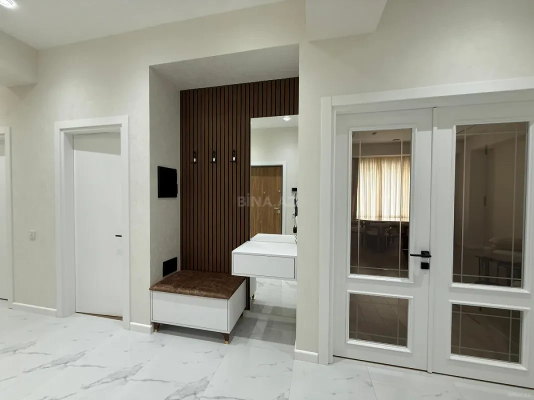 Kirayə verilir 3 otaqlı mənzil 130 m²