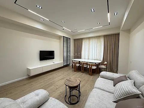 Kirayə verilir 3 otaqlı mənzil 130 m²