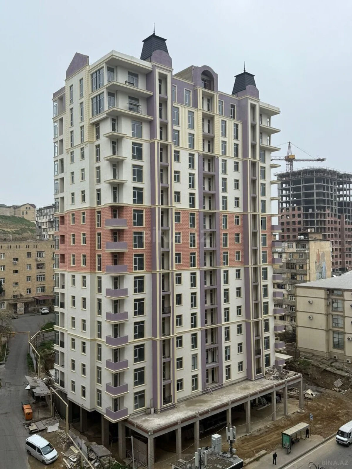 Satılır 2 otaqlı mənzil 77 m²