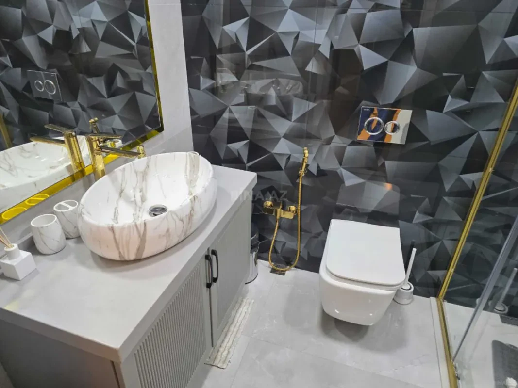 Kirayə verilir 2 otaqlı mənzil 83 m²