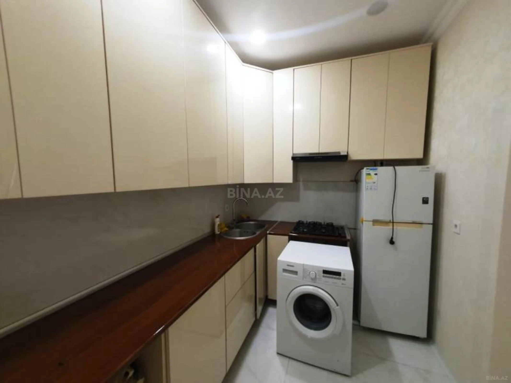 Satılır 2 otaqlı mənzil 90 m²