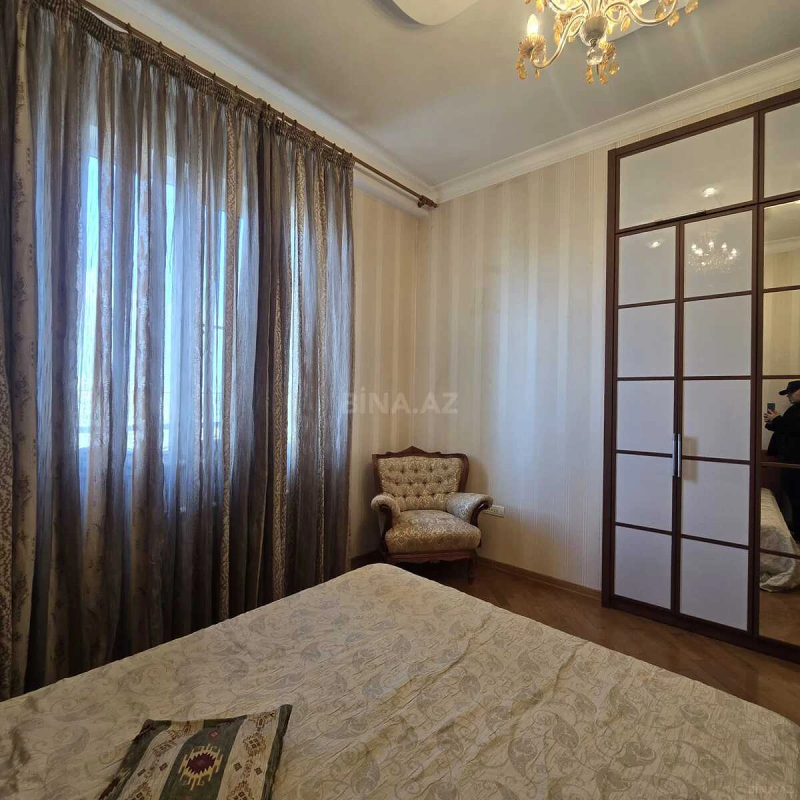 Satılır 2 otaqlı mənzil 90 m²
