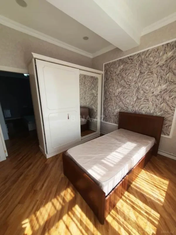 Satılır 2 otaqlı mənzil 90 m²