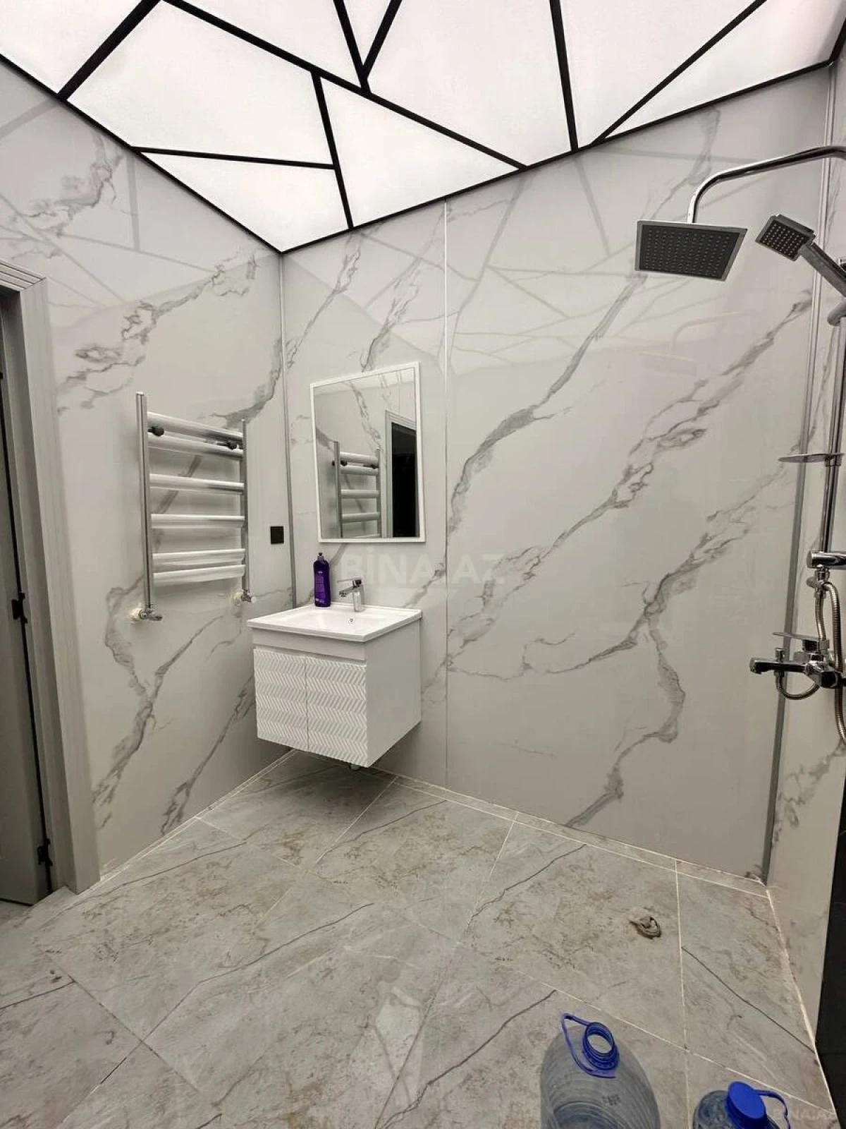 Satılır 3 otaqlı mənzil 105 m²