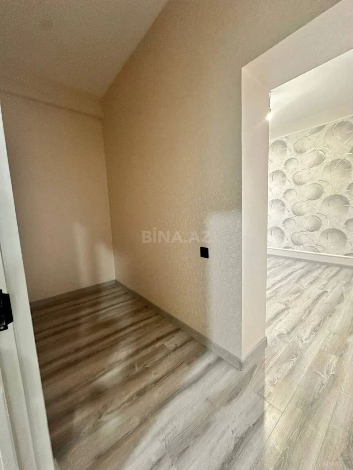 Satılır 3 otaqlı mənzil 105 m²