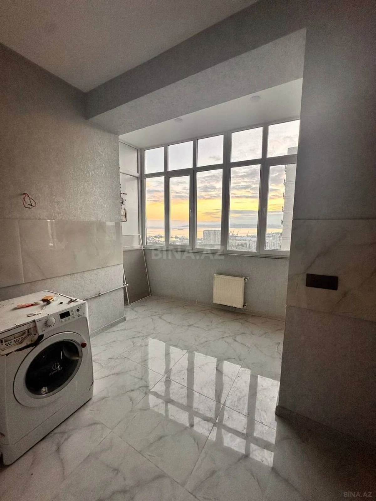Satılır 3 otaqlı mənzil 105 m²