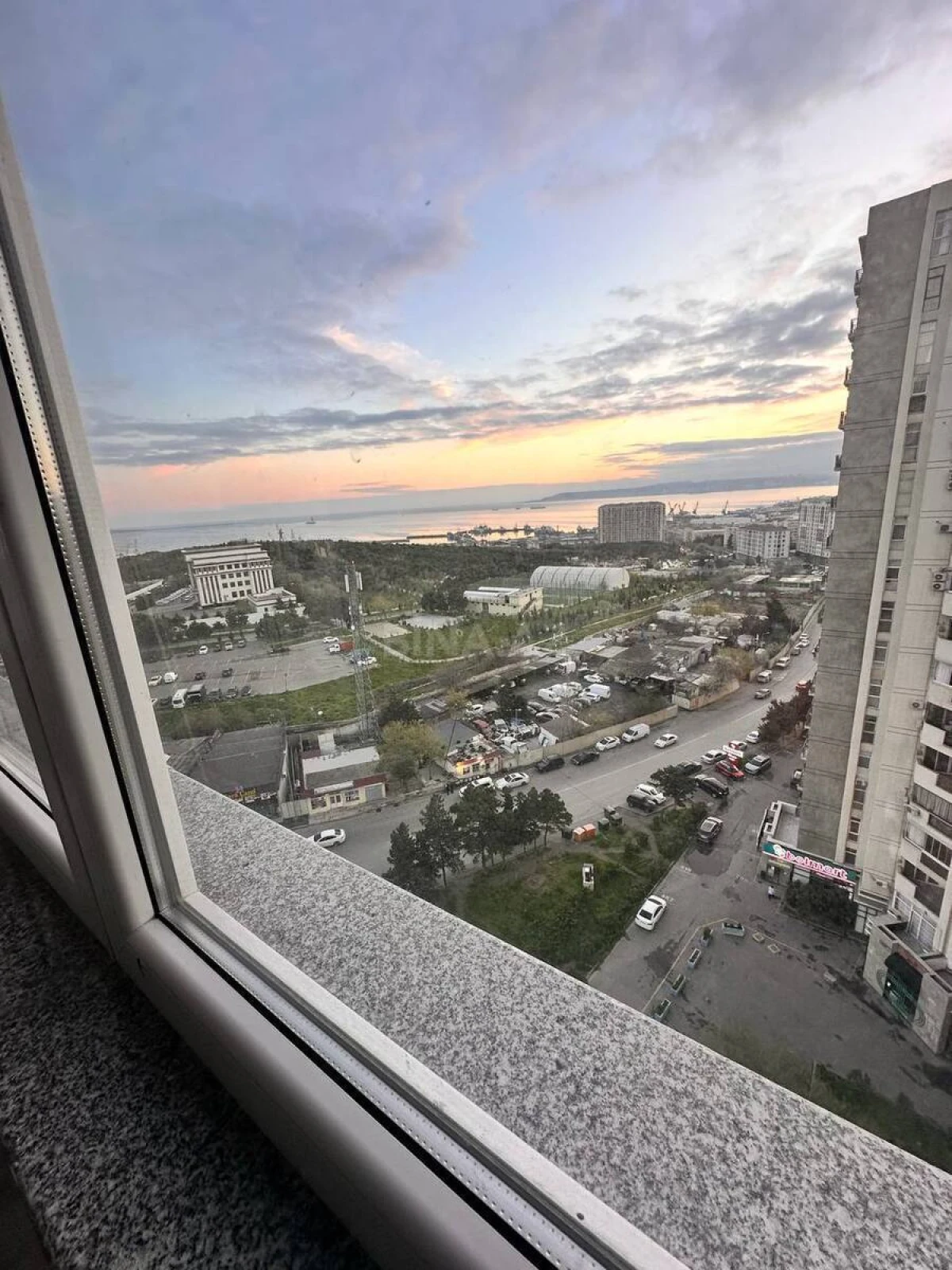 Satılır 3 otaqlı mənzil 105 m²