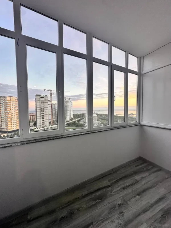 Satılır 3 otaqlı mənzil 105 m²