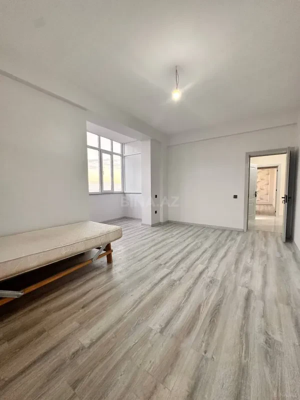 Satılır 3 otaqlı mənzil 105 m²