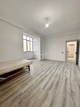 Satılır 3 otaqlı mənzil 105 m²