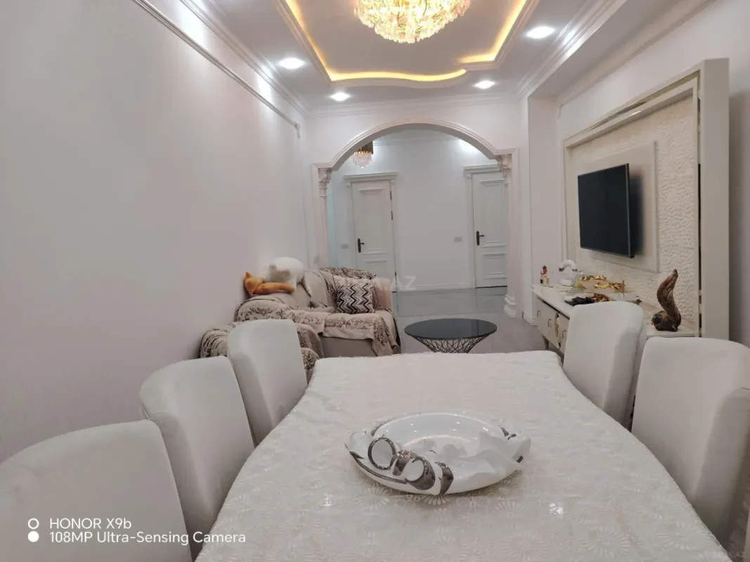 Kirayə verilir 2 otaqlı mənzil 117 m²