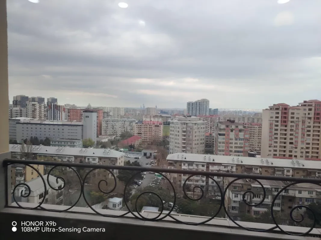 Kirayə verilir 2 otaqlı mənzil 117 m²