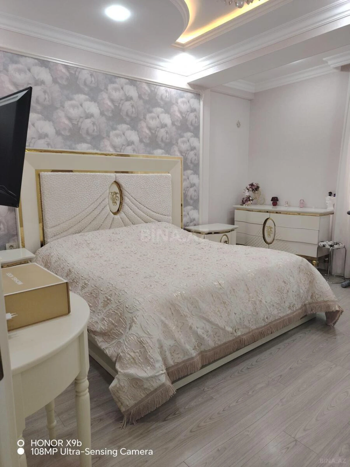 Kirayə verilir 2 otaqlı mənzil 117 m²