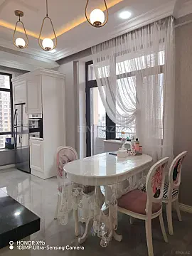 Kirayə verilir 2 otaqlı mənzil 117 m²