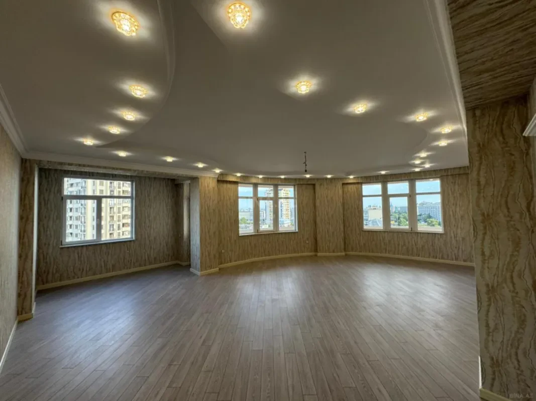 Satılır 3 otaqlı mənzil 155 m²