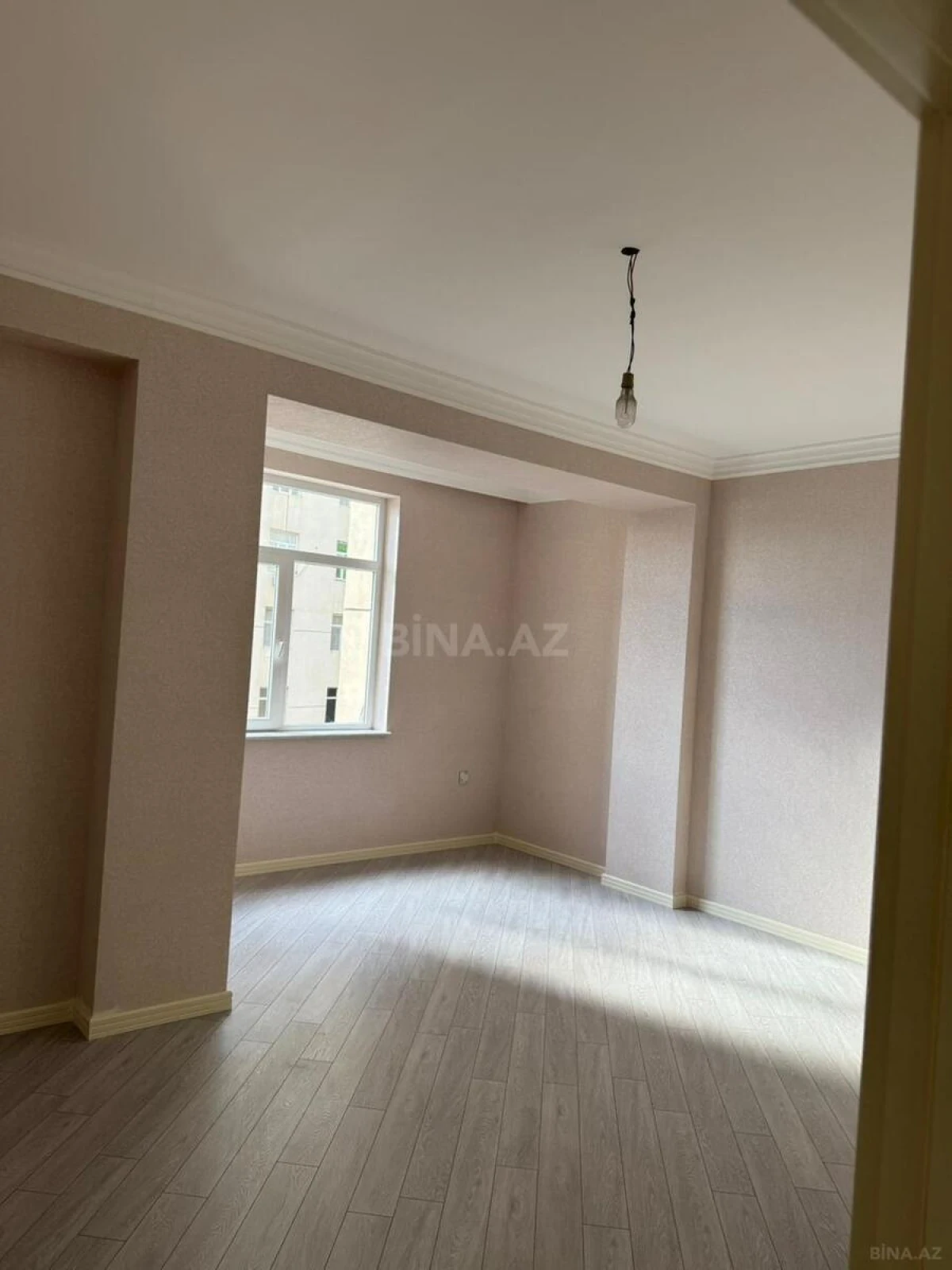 Satılır 3 otaqlı mənzil 155 m²