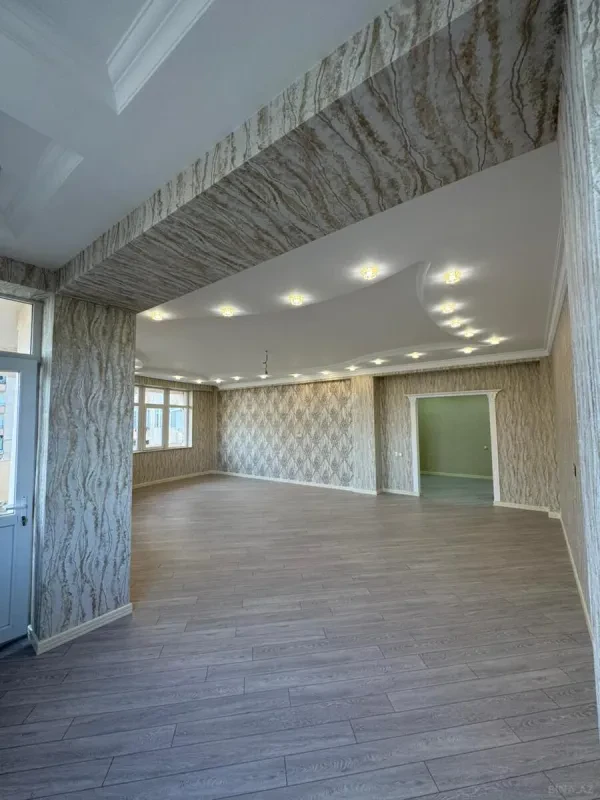 Satılır 3 otaqlı mənzil 155 m²