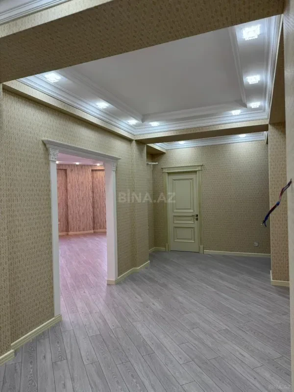 Satılır 3 otaqlı mənzil 155 m²
