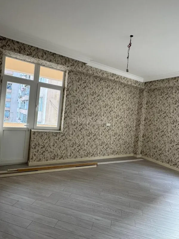 Satılır 3 otaqlı mənzil 155 m²