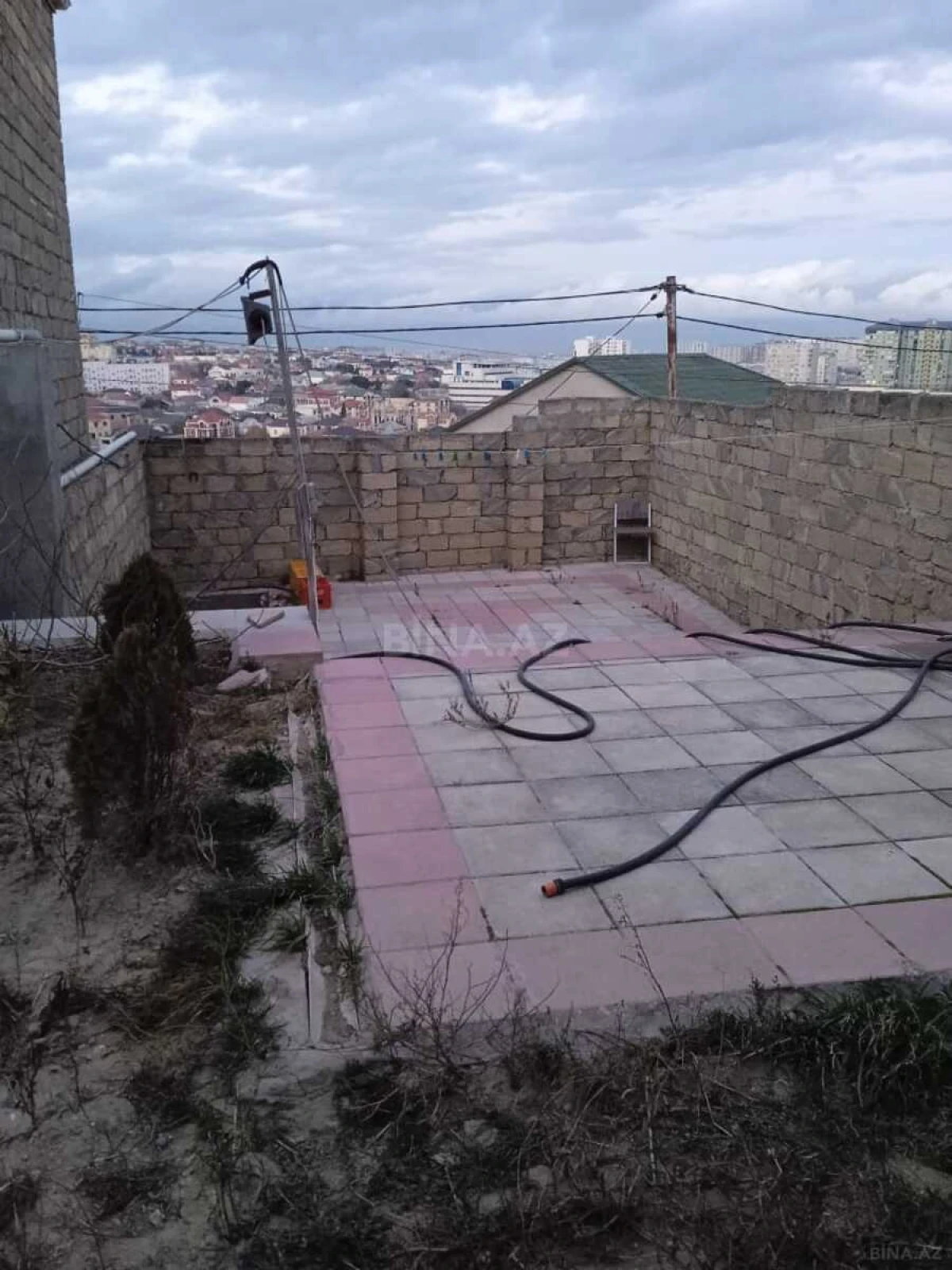 Kirayə verilir 5 otaqlı həyət evi 240 m²