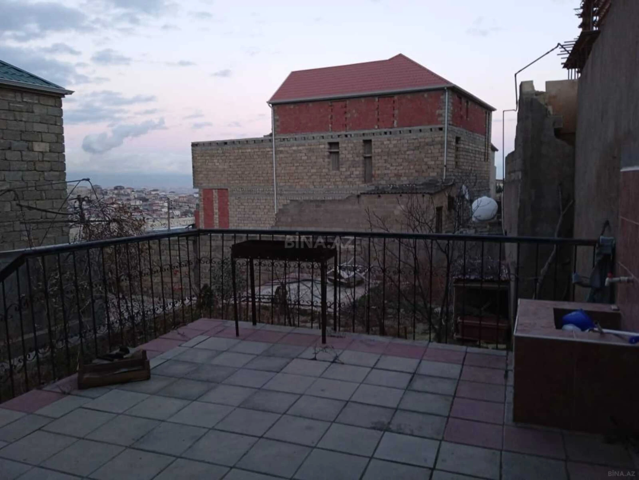 Kirayə verilir 5 otaqlı həyət evi 240 m²