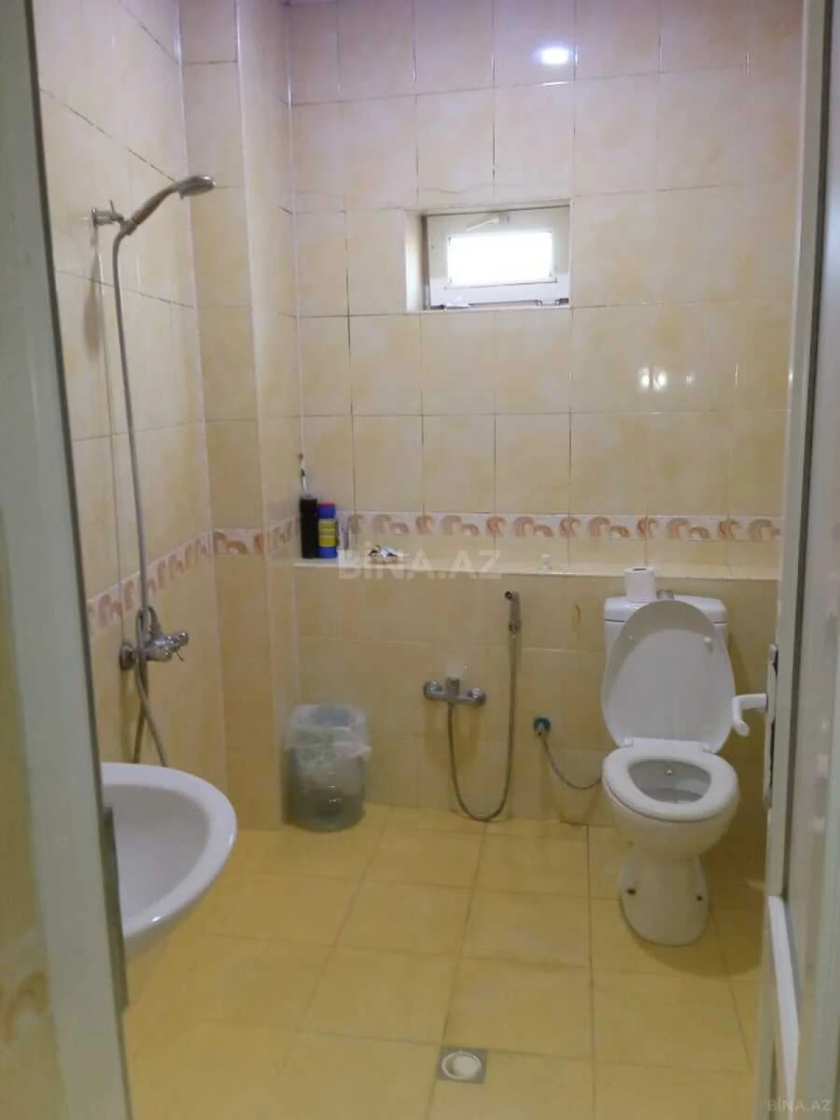 Kirayə verilir 5 otaqlı həyət evi 240 m²