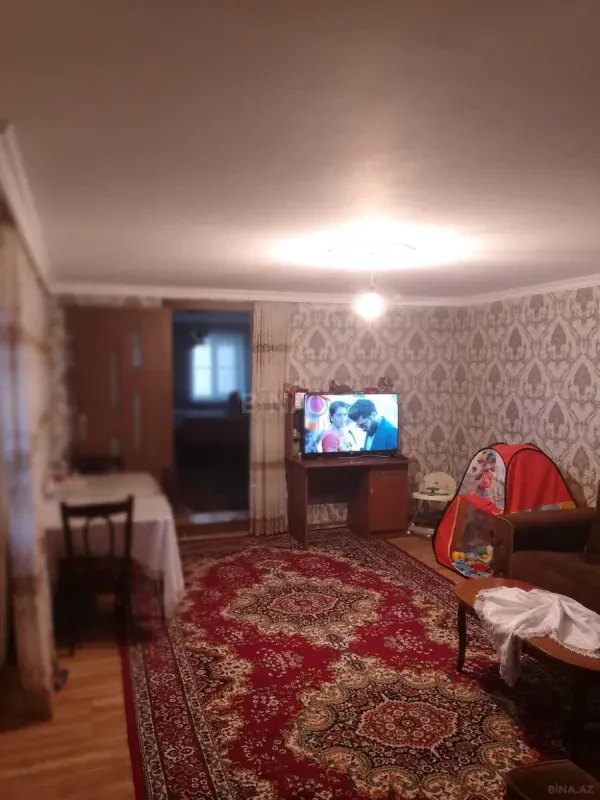 Satılır 5 otaqlı həyət evi 200 m²