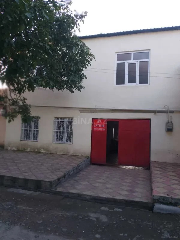 Satılır 5 otaqlı həyət evi 200 m²