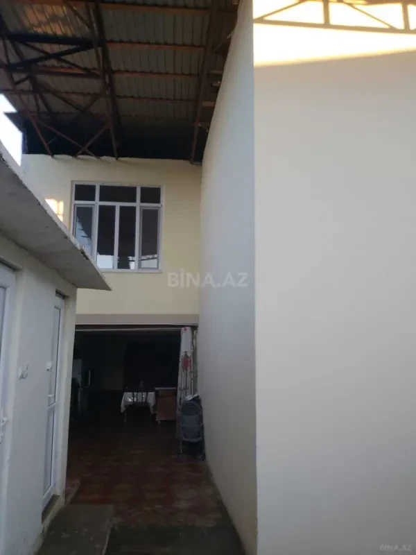 Satılır 5 otaqlı həyət evi 200 m²