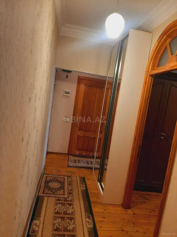 Kirayə verilir 2 otaqlı mənzil 70 m²