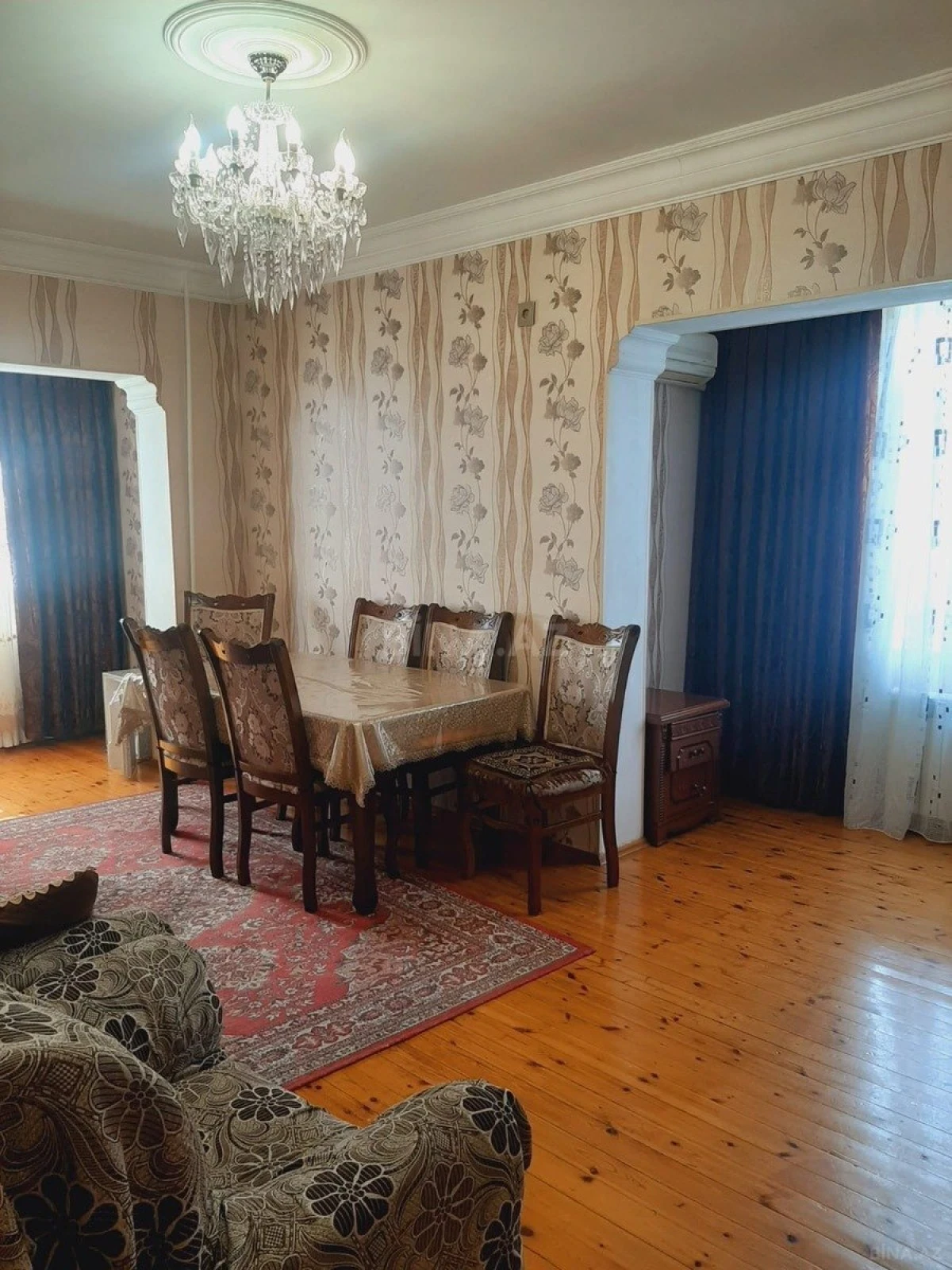 Kirayə verilir 2 otaqlı mənzil 70 m²