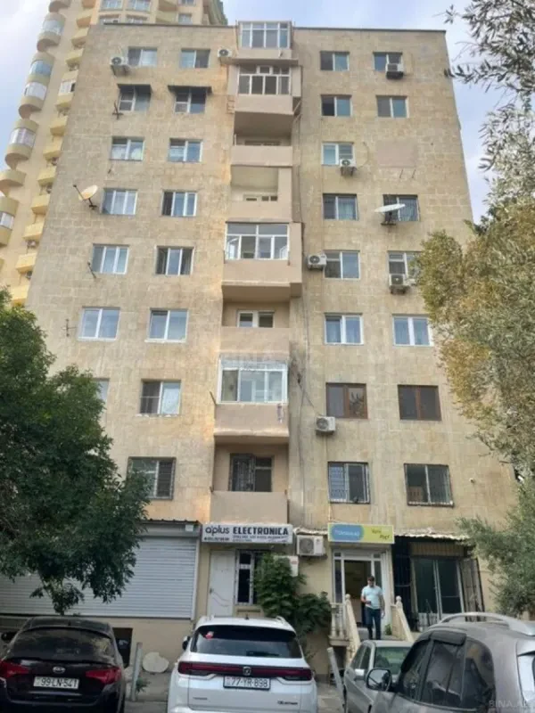 Satılır 4 otaqlı mənzil 70 m²