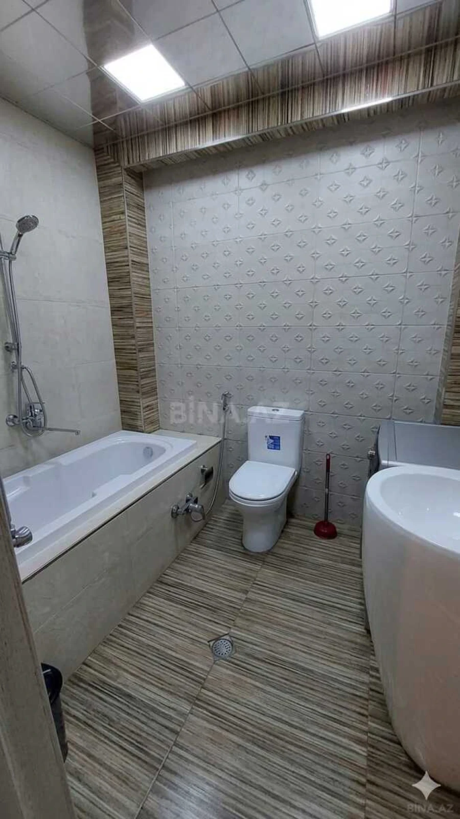 Satılır 3 otaqlı mənzil 102 m²