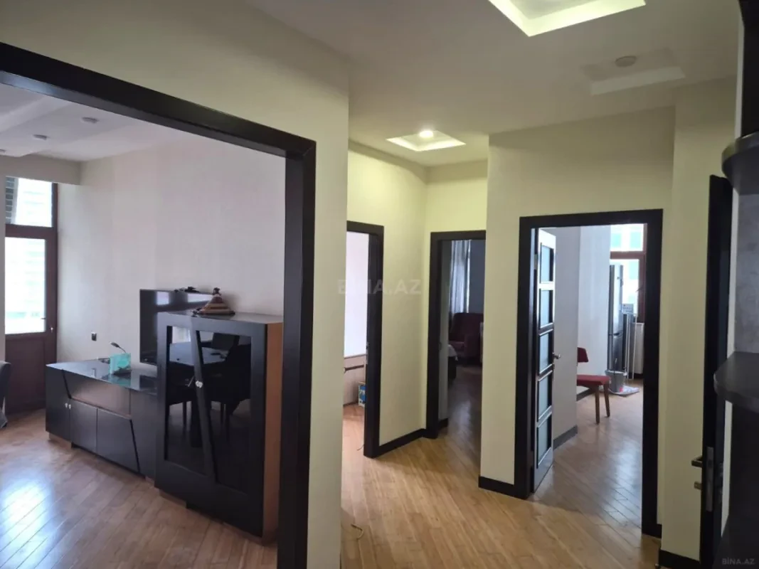 Kirayə verilir 3 otaqlı mənzil 125 m²
