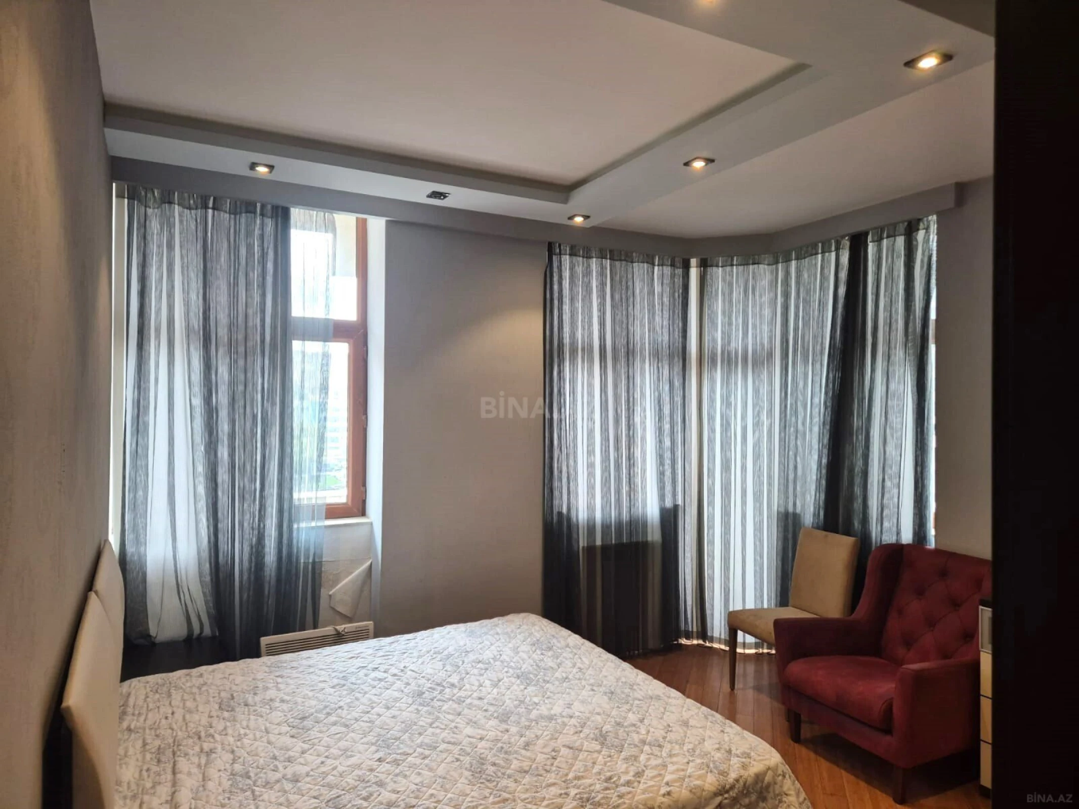 Kirayə verilir 3 otaqlı mənzil 125 m²