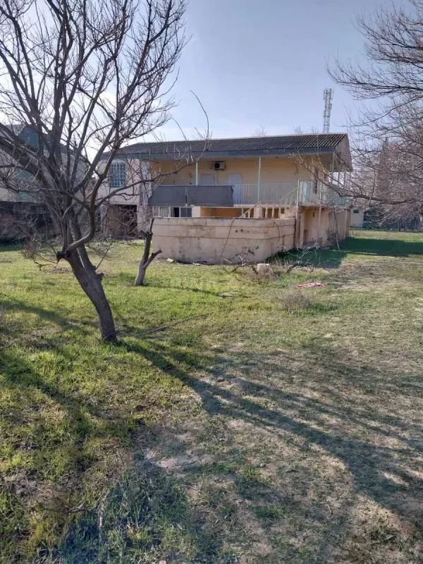 Satılır 6 otaqlı həyət evi 250 m²
