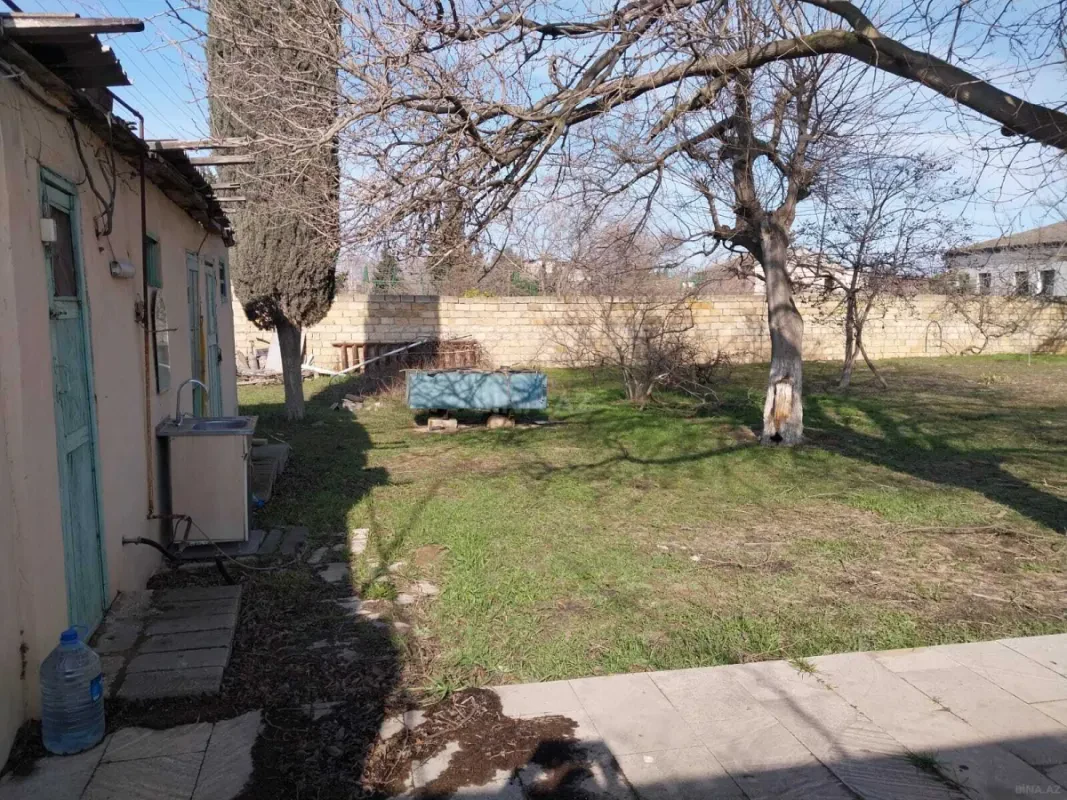 Satılır 6 otaqlı həyət evi 250 m²