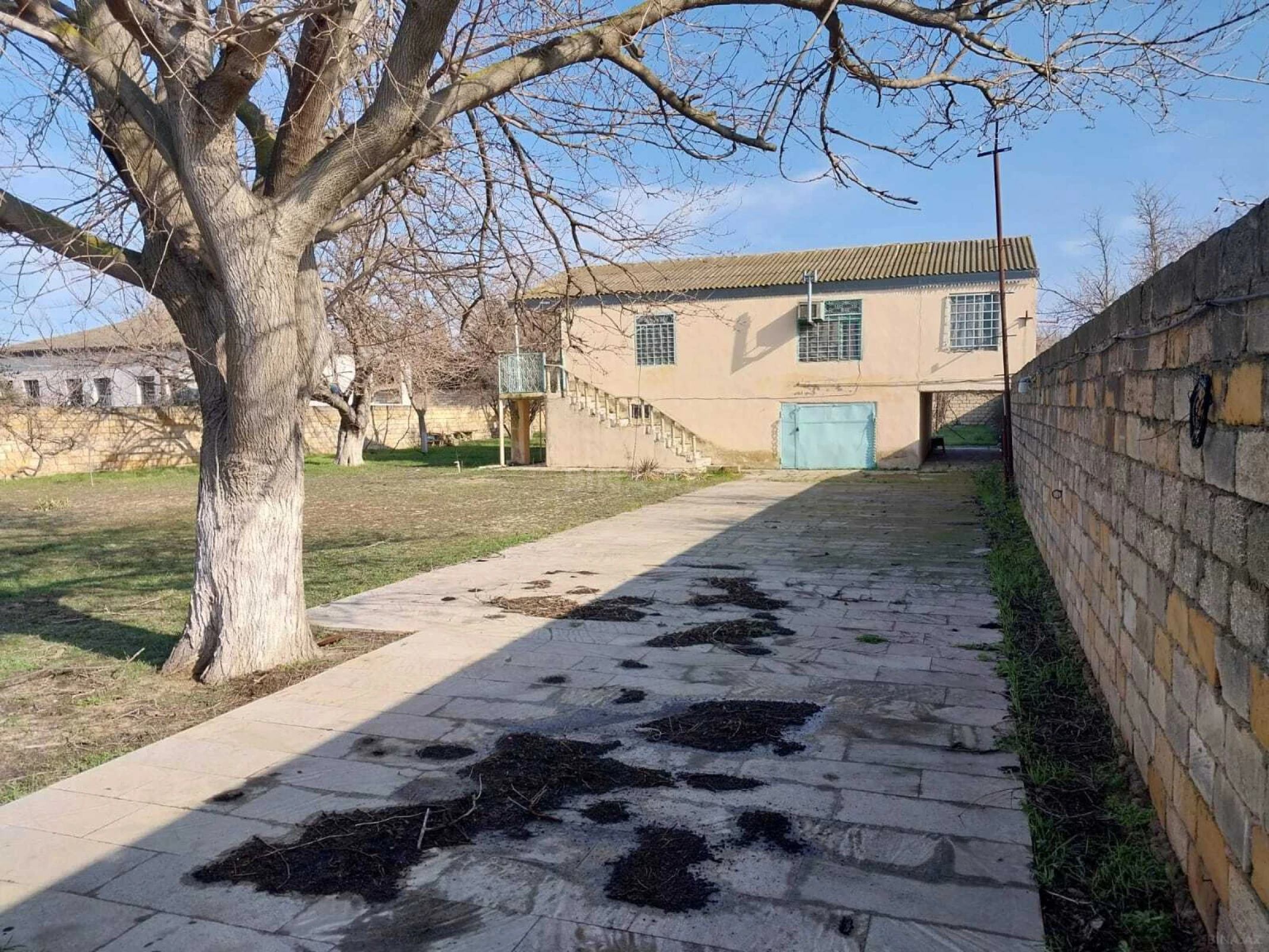 Satılır 6 otaqlı həyət evi 250 m²