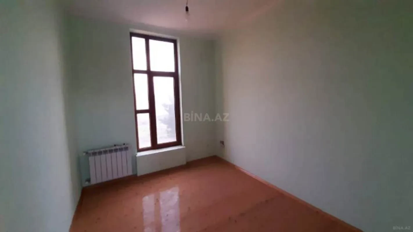 Satılır 6 otaqlı həyət evi 250 m²