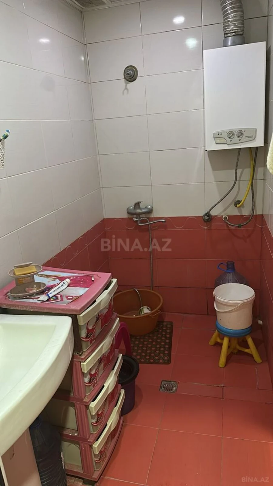 Kirayə verilir 4 otaqlı mənzil 100 m²