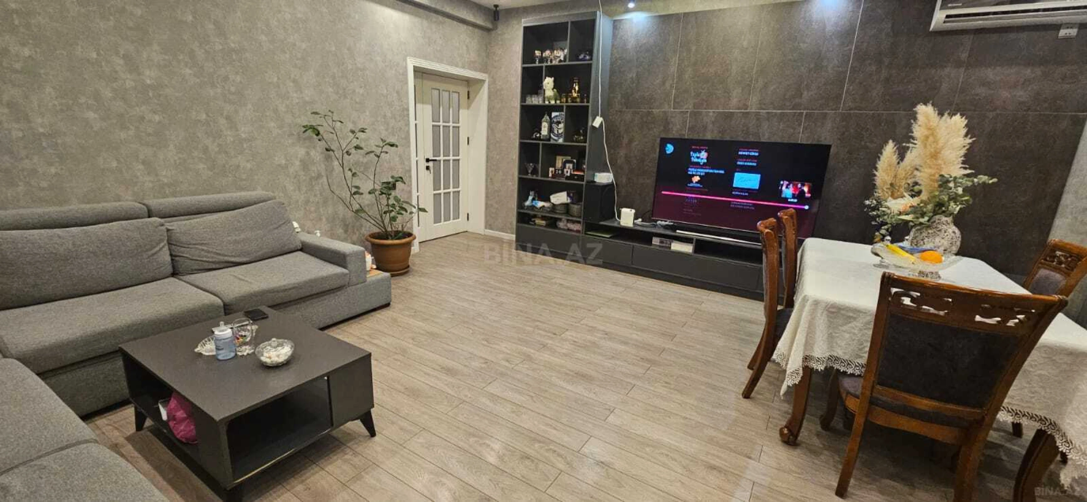 Satılır 3 otaqlı mənzil 160 m²