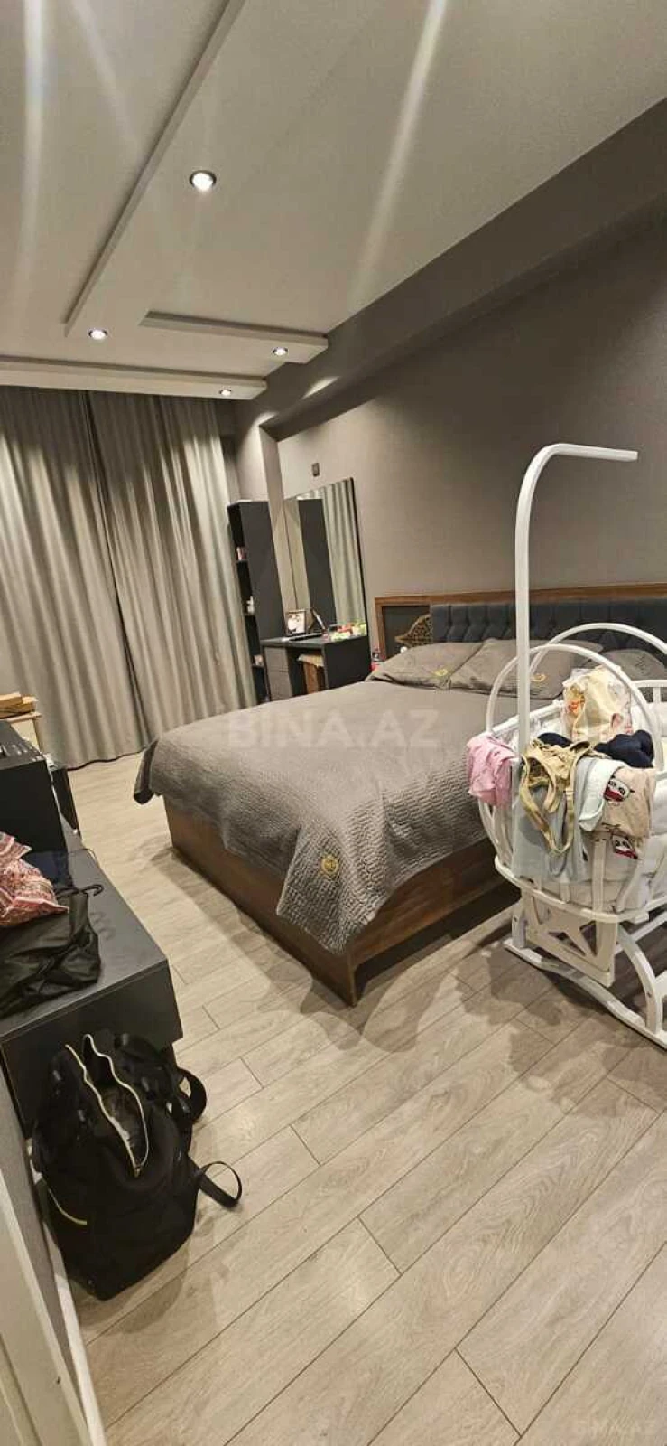 Satılır 3 otaqlı mənzil 160 m²
