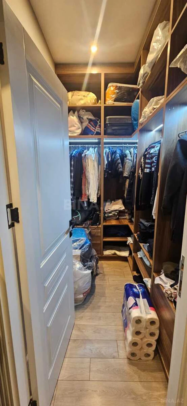 Satılır 3 otaqlı mənzil 160 m²