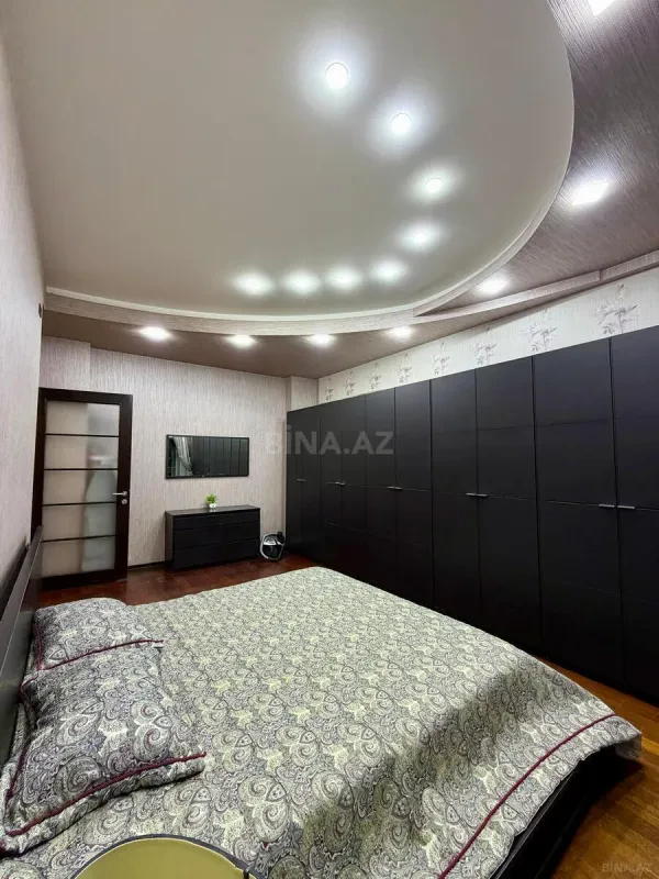 Kirayə verilir 2 otaqlı mənzil 110 m²