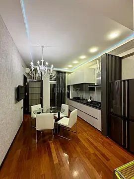 Kirayə verilir 2 otaqlı mənzil 110 m²