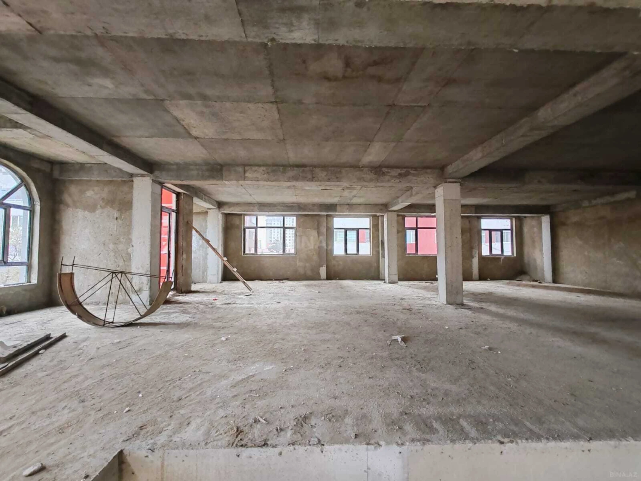Satılır obyekt 1200 m²