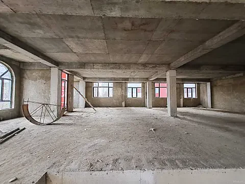 Satılır obyekt 1200 m²