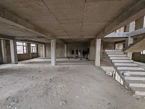 Satılır obyekt 1200 m²